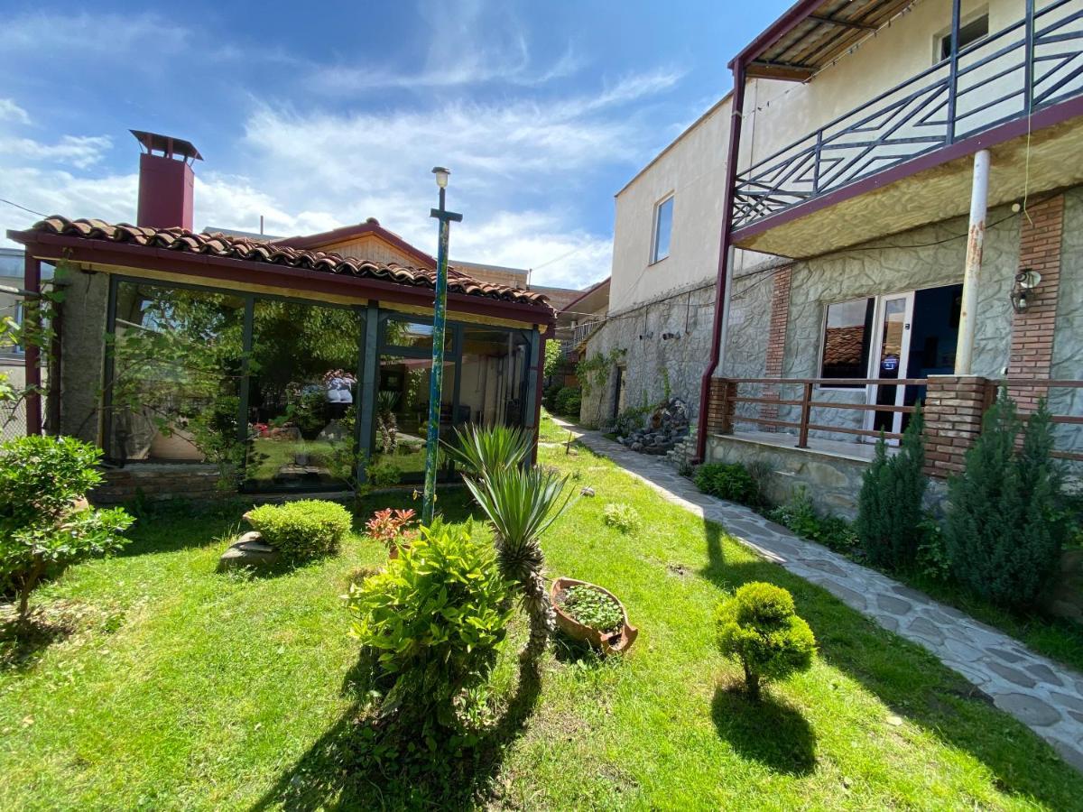 Gh Sanapiro Hotel Telavi Bagian luar foto