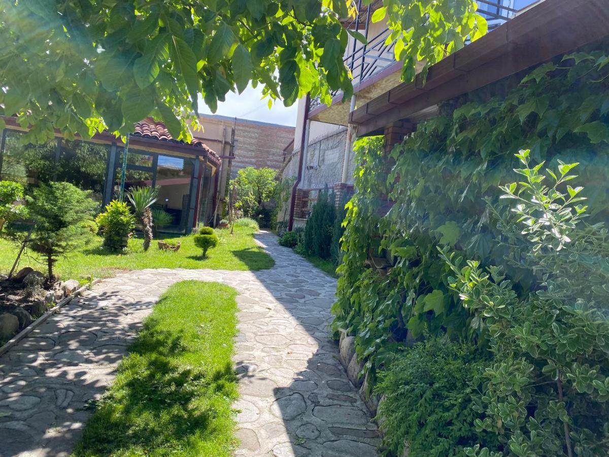 Gh Sanapiro Hotel Telavi Bagian luar foto