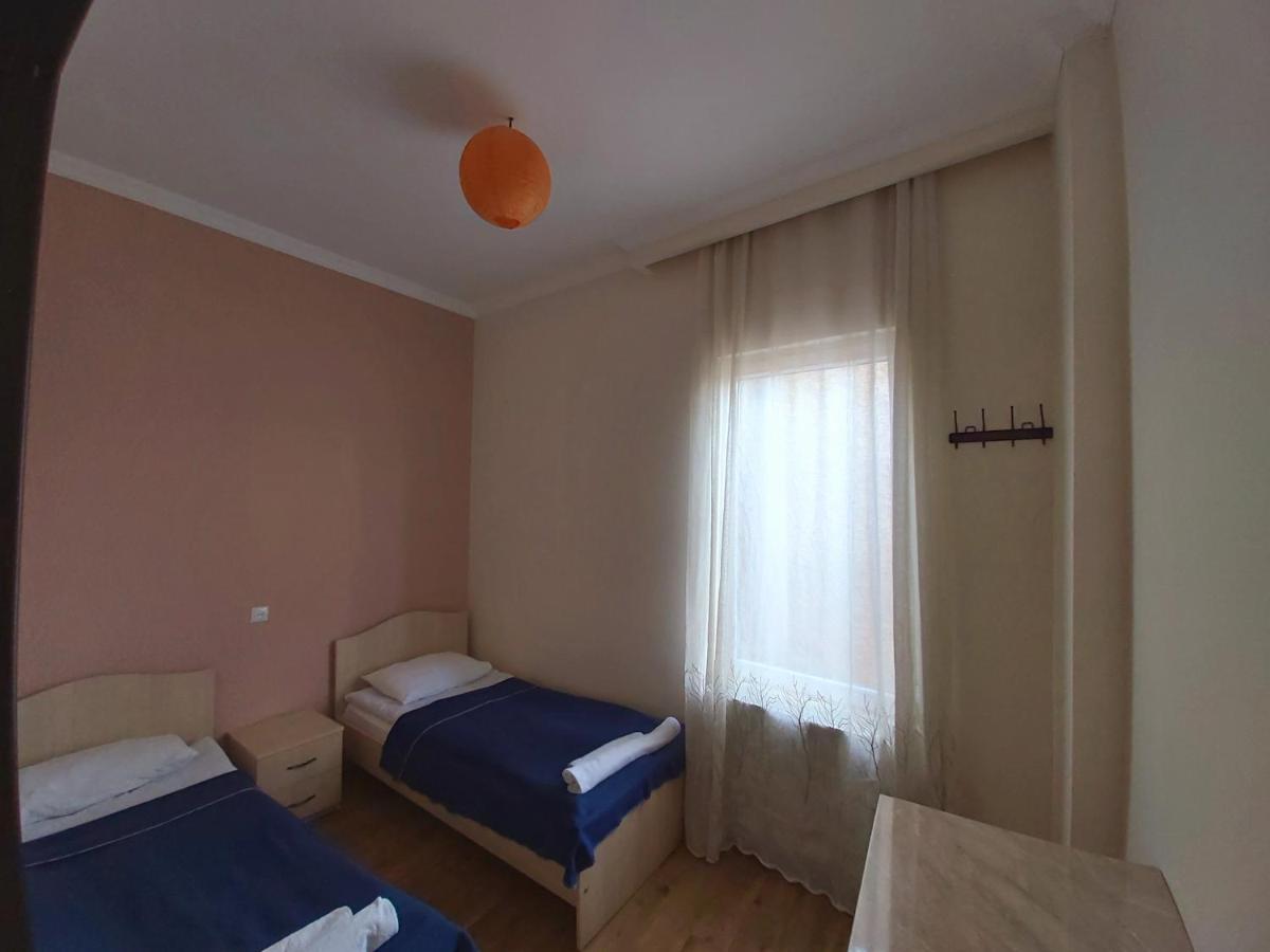 Gh Sanapiro Hotel Telavi Bagian luar foto